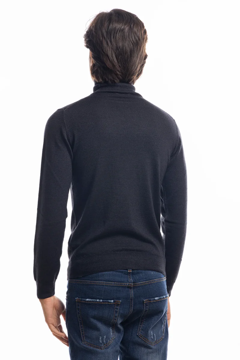 Maglione da uomo collo alto nero in lana merinos 100% effetto stone wash maniche lunghe - immagine 4