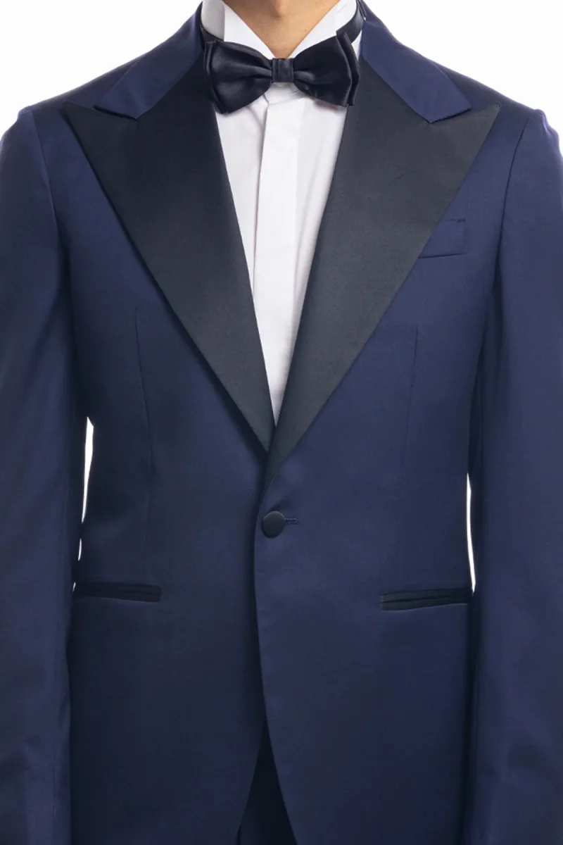 Abito smoking monopetto blu royal da uomo in fresco lana super 130’s Vitale Barberis Canonico con rever a Lancia largo in raso - immagine 6