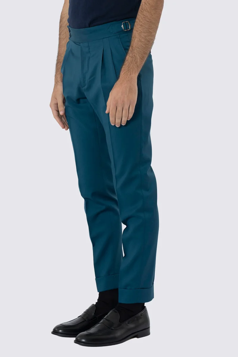 Pantalone uomo verde petrolio in fresco lana super 130’s Bristol tessuti Napoli vita alta doppia pinces fibbie laterali e risvolto 5cm - immagine 4