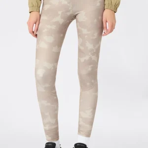 Women’s Leggings with Camo Print