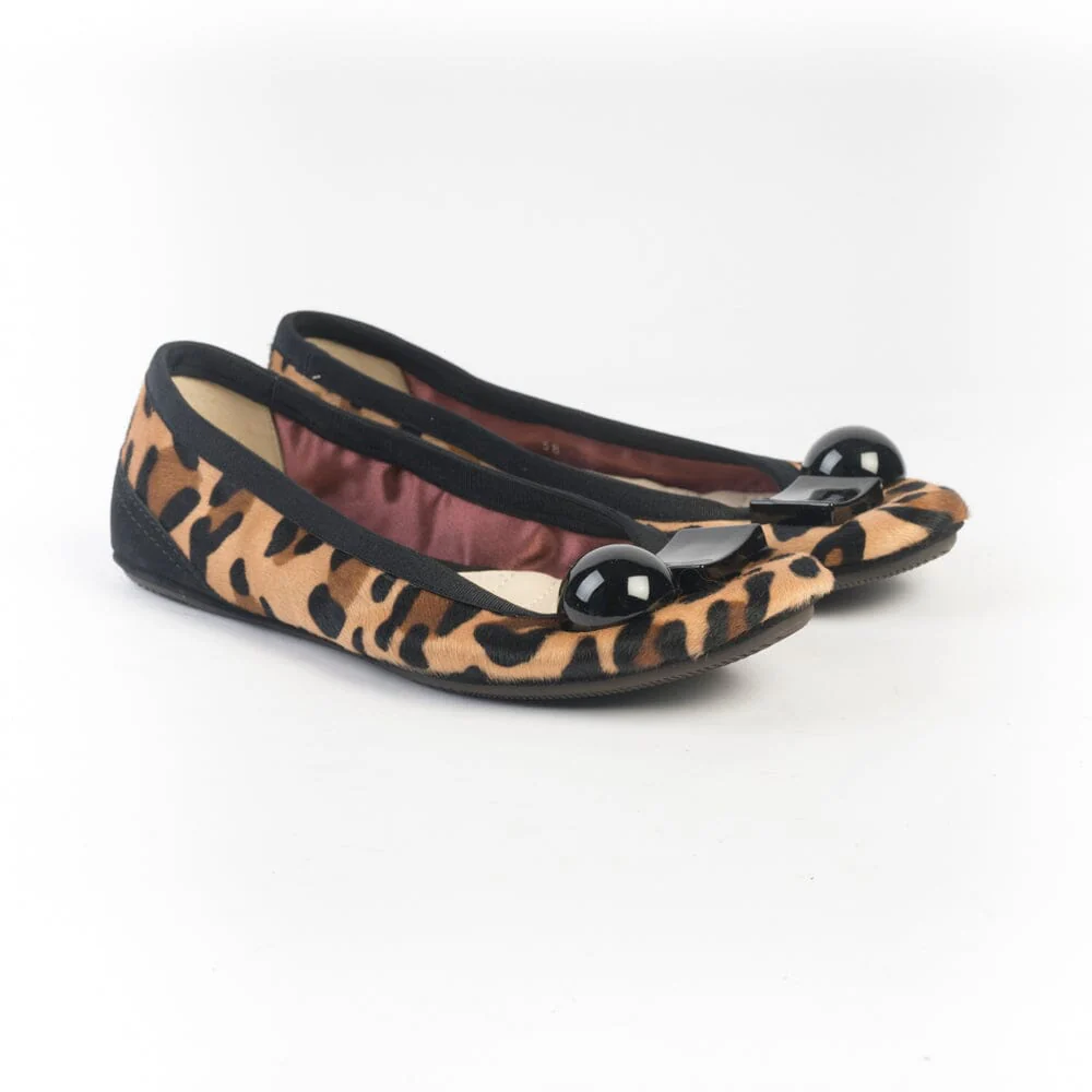 DOVE NUOTANO GLI SQUALI - Ballerina Becky - Pony Leopard - immagine 2