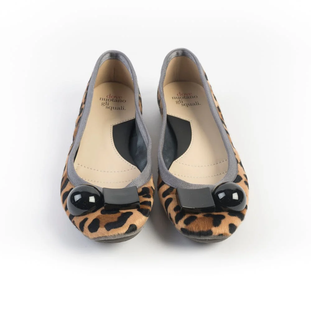 DOVE NUOTANO GLI SQUALI - Ballerina Becky - Pony Leopard - immagine 3