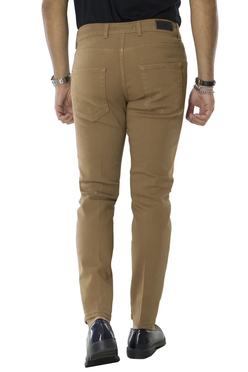Jeans uomo cammello tinta unita modello 5 tasche slim fit made in italy - immagine 4
