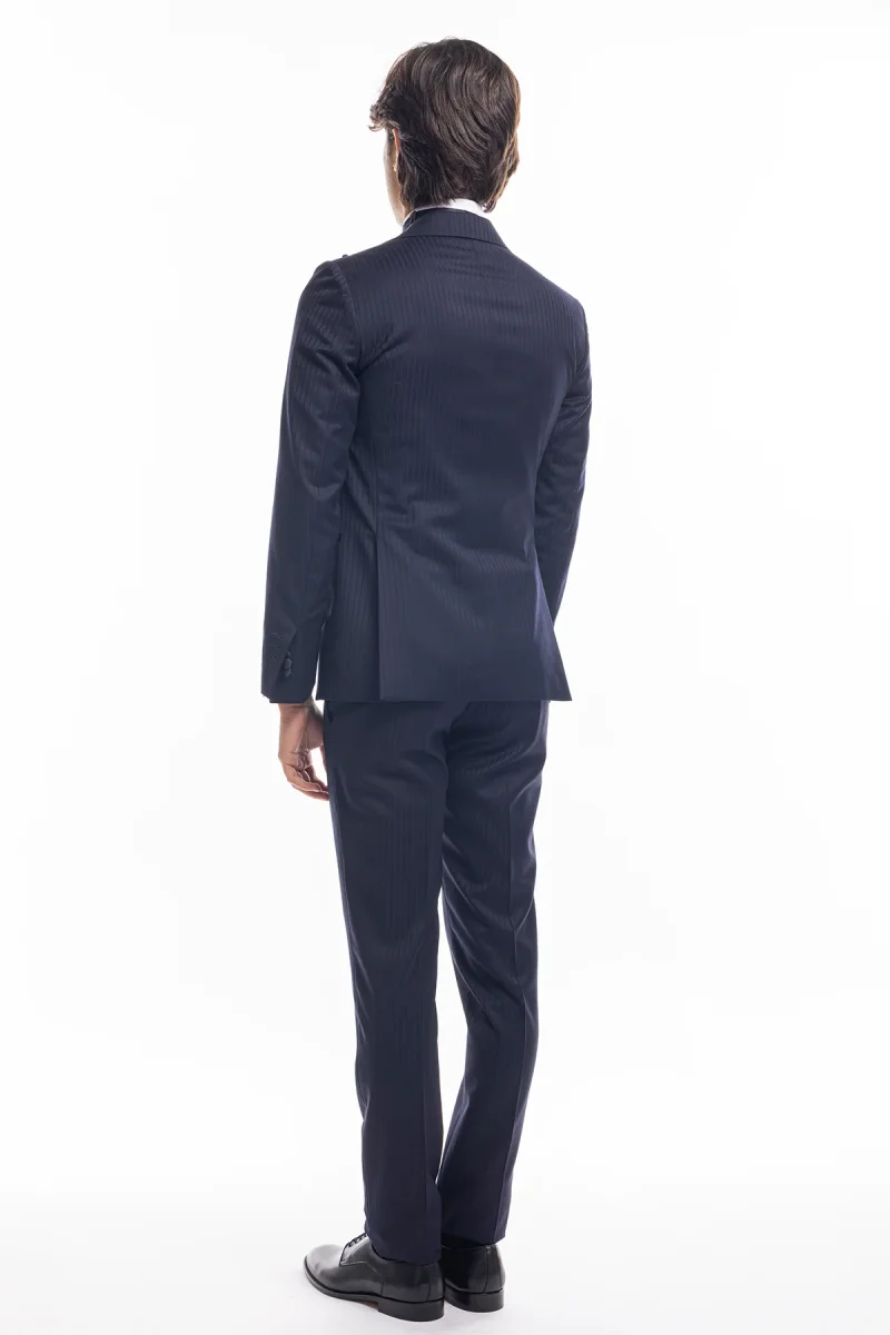 Abito uomo monopetto gessato fondo blu slim fit rever a lancia larga in seta - immagine 4