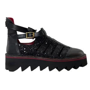 Stivaletto donna in pelle traforata con glitter tono su tono e suola in gomma